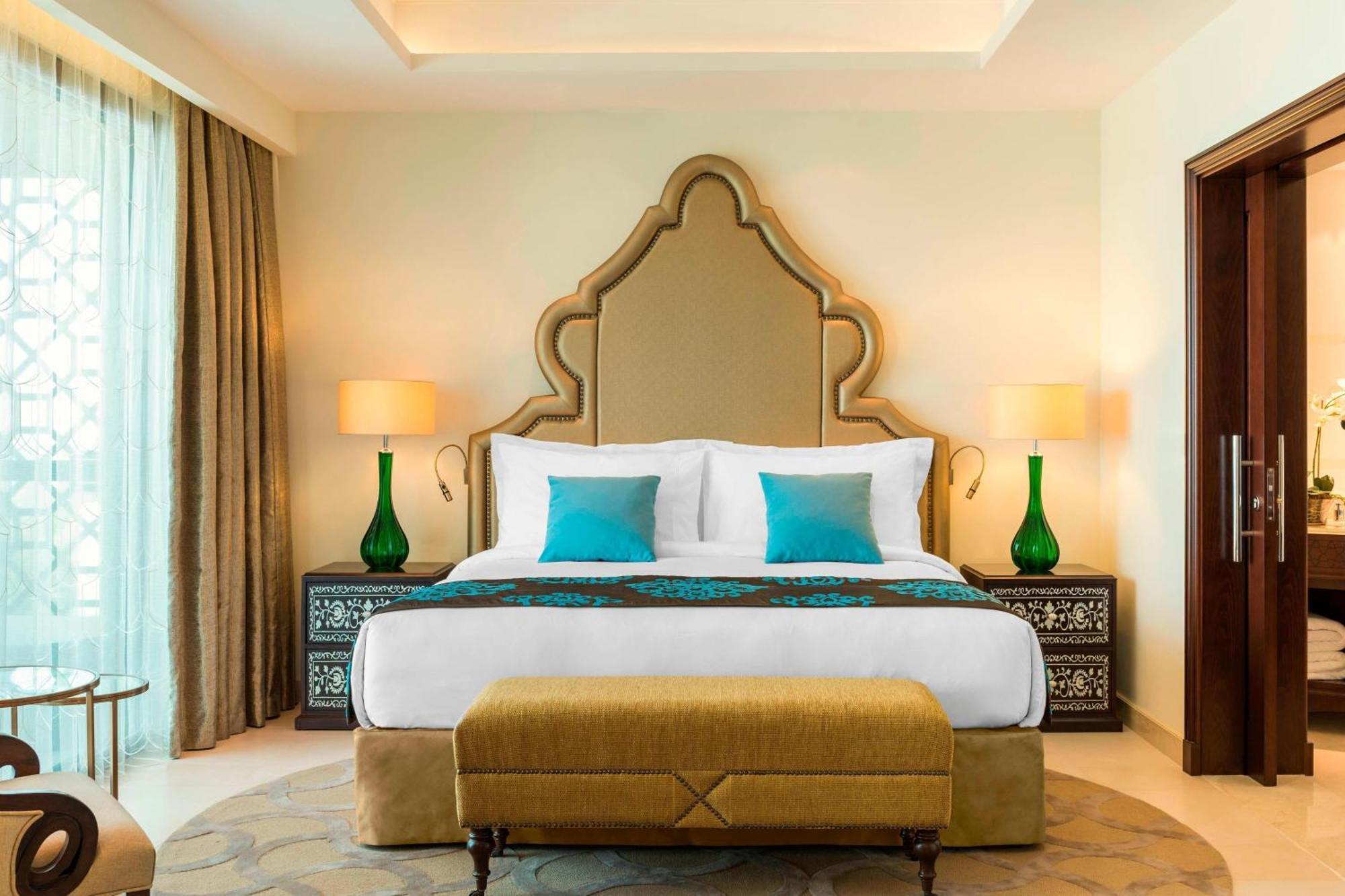 Ajman Saray, A Luxury Collection Resort, Ajman Exterior foto A bedroom at the Jumeirah Emirates Towers Hotel
