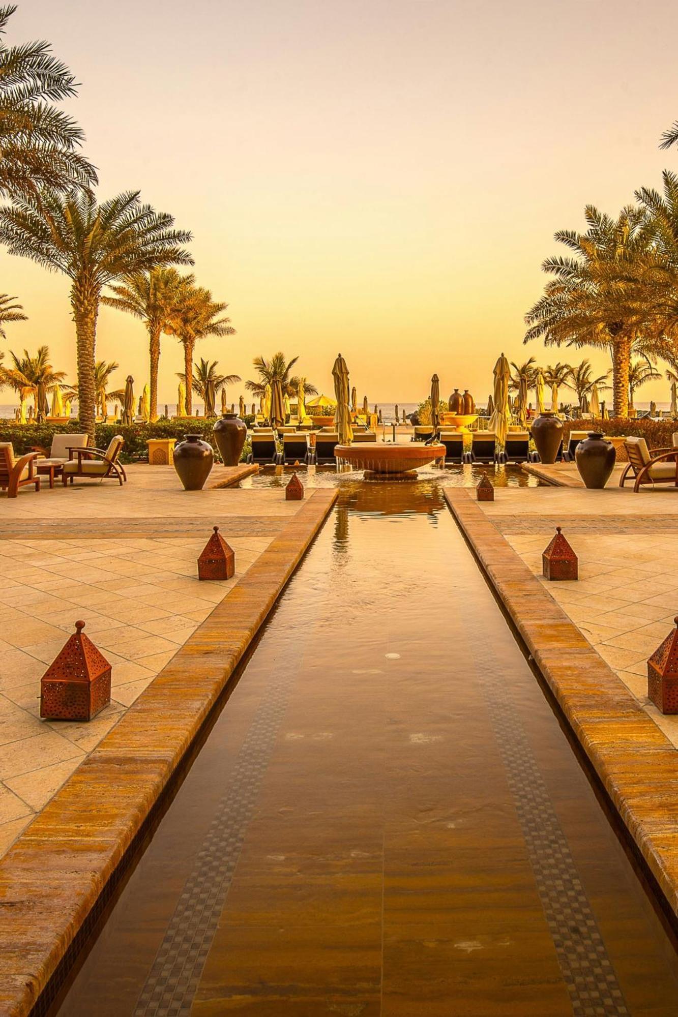 Ajman Saray, A Luxury Collection Resort, Ajman Exterior foto The Palace Downtown Dubai