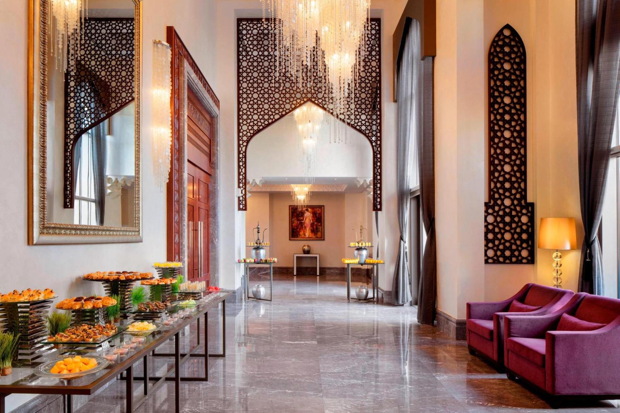Ajman Saray, A Luxury Collection Resort, Ajman Exterior foto The lobby of the hotel