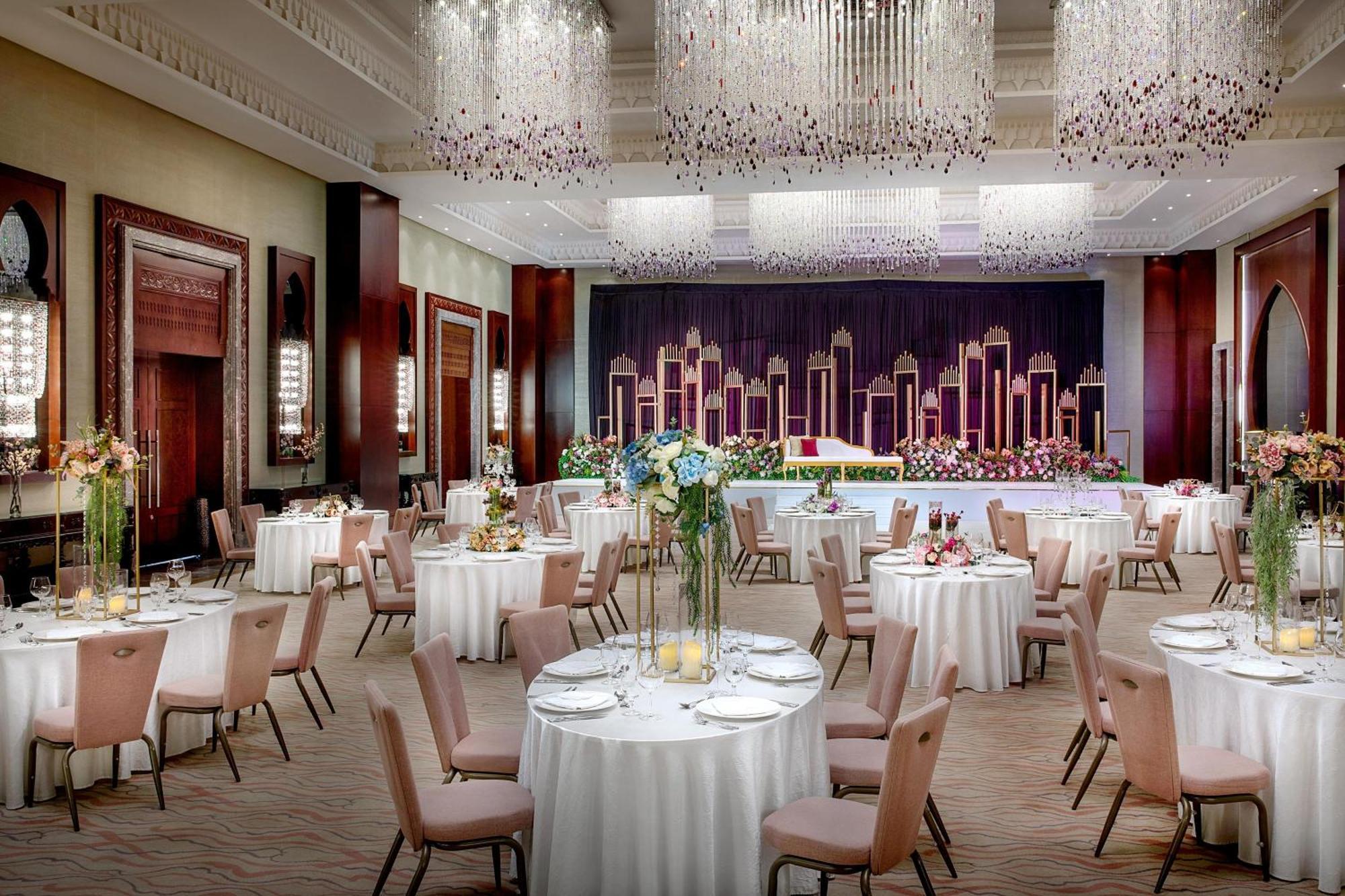 Ajman Saray, A Luxury Collection Resort, Ajman Exterior foto The ballroom at The Oberoi, Mumbai