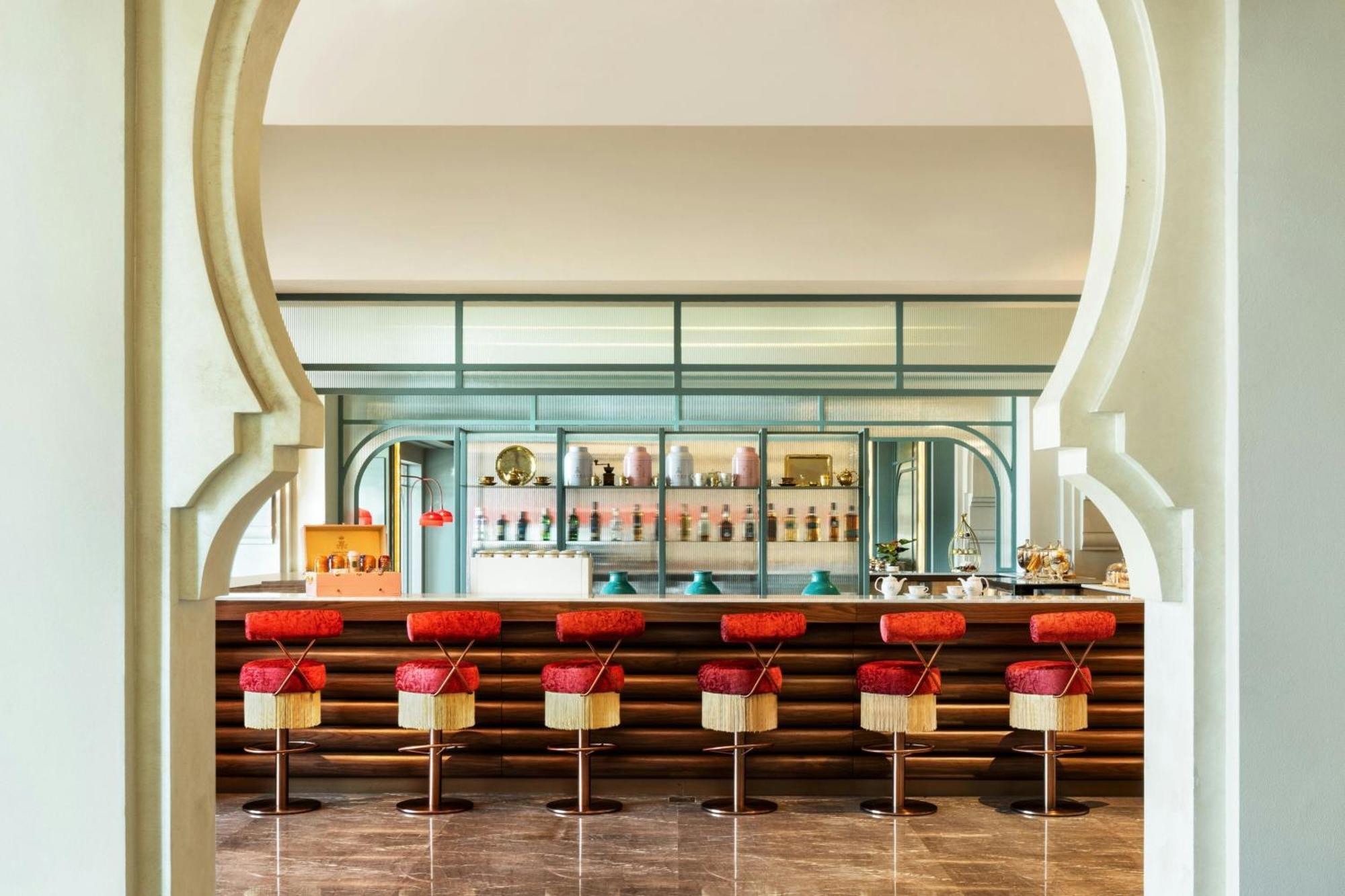 Ajman Saray, A Luxury Collection Resort, Ajman Exterior foto The bar at the hotel